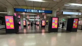 【仙台駅西口】地下鉄仙台駅北側コンコースに、新たなデジタルサイネージ広告が登場!