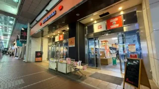 【閉店】『あゆみBOOKS仙台一番町店』が、2026年7月12日で閉店。入口にスタッフ一同のご挨拶の看板が。