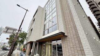 東北大学病院前で新しい建物が建設されていました。